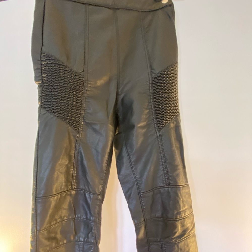 Free People faux leather moto leggings. Size 4 new.